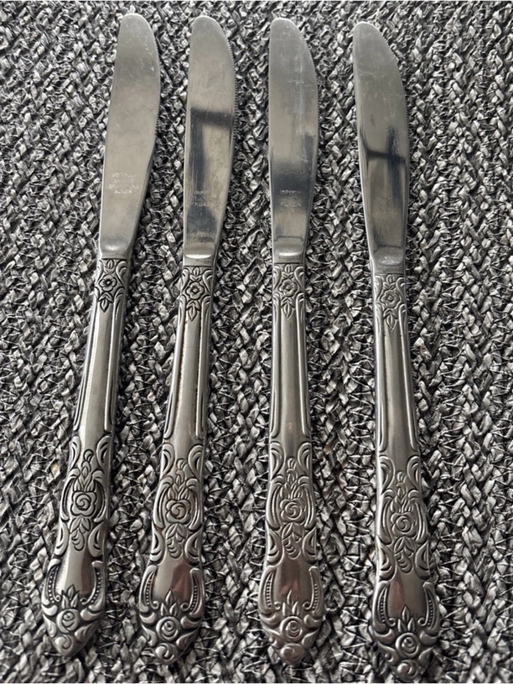 Imperial Stainless Floral Scrolls Knives Korea (4)